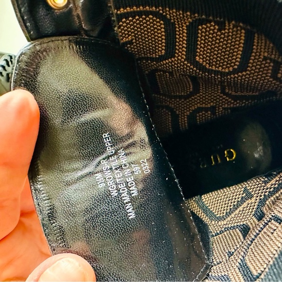 NWOT Guess Grows-R Knit Logo Heeled Platform Boots - Picture 8 of 8